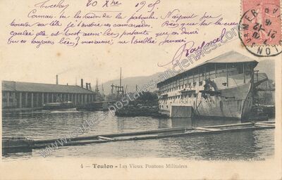 Carte postale ancienne Les Vieux Pontons Militaires — Toulon (Var)