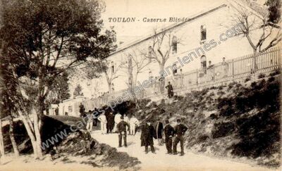 Carte postale ancienne Caserne Blindée — Toulon (Var)