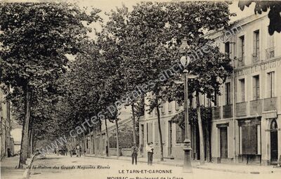 Carte postale ancienne La Maison des Grands Magasins Réunis — Moissac (Tarn-et-Garonne)