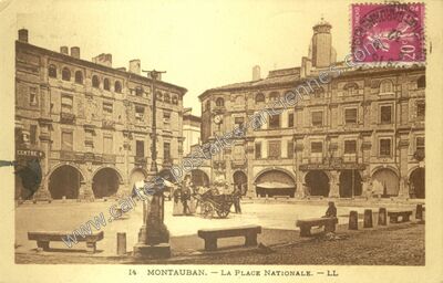 Carte postale ancienne La Place Nationale — Montauban (Tarn-et-Garonne)