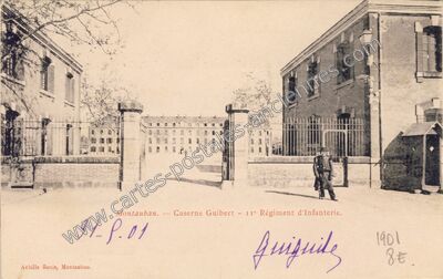 Carte postale ancienne Caserne Guibert - 11° Régiment d'Infanterie — Montauban (Tarn-et-Garonne)