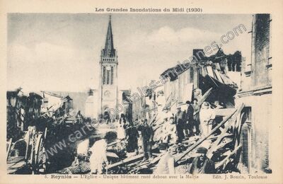 Carte postale ancienne L'Eglise - Unique bâtiment resté debout avec la Mairie — Reyniès (Tarn-et-Garonne)