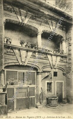 Carte postale ancienne Maison des Vigniers (XVIe s.). - Intérieur de la Cour — Albi (Tarn)
