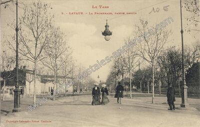 Carte postale ancienne La Promenade, partie droite — Lavaur (Tarn)