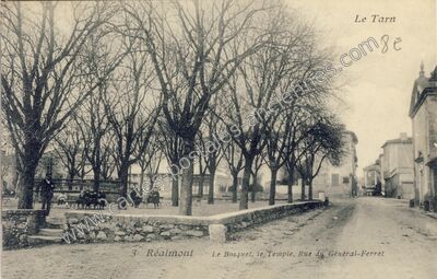 Carte postale ancienne Le Bosquet, le Temple, Rue du Général-Ferret — Réalmont (Tarn)