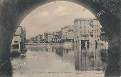 Carte postale ancienne Vue prise de la Chaussée — Castres (Tarn)