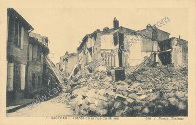 Carte postale ancienne Entrée de la rue du Milieu — Castres (Tarn)