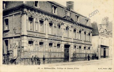 Carte postale ancienne Collège de Jeunes Filles — Abbeville (Somme)