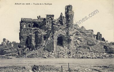 Carte postale ancienne Façade de la Basilique — Albert (Somme)