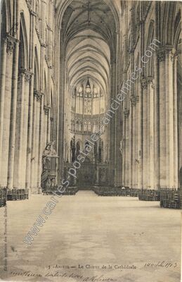 Carte postale ancienne Le Chœur de la Cathédrale — Amiens (Somme)