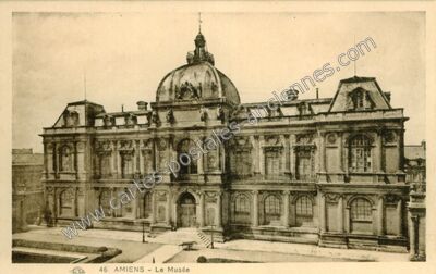 Carte postale ancienne Le Musée — Amiens (Somme)