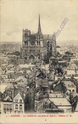 Carte postale ancienne La Cathédrale, vue prise du Beffroi — Amiens (Somme)