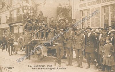 Carte postale ancienne Ravitaillement Anglais — Amiens (Somme)