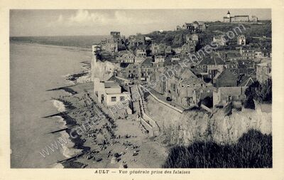 Carte postale ancienne Vue générale prise des falaises — Ault (Somme)