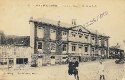 Carte postale ancienne L'Hôtel de Ville — Bray-sur-Somme (Somme)