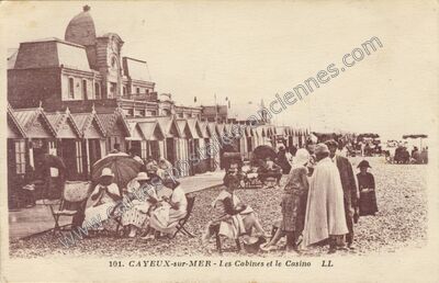 Carte postale ancienne Les Cabines et le Casino — Cayeux-sur-Mer (Somme)