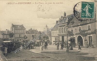 Carte postale ancienne La Place, un jour de marché — Crécy-en-Ponthieu (Somme)