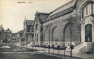Carte postale ancienne Musée — Doullens (Somme)