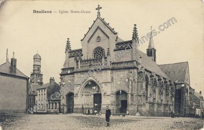Carte postale ancienne Eglise Notre-Dame — Doullens (Somme)