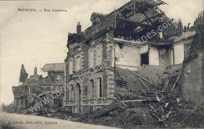 Carte postale ancienne Rue Gambetta — Moreuil (Somme)
