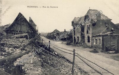 Carte postale ancienne Rue du Santerre — Moreuil (Somme)
