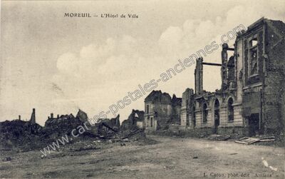 Carte postale ancienne L'Hôtel de Ville — Moreuil (Somme)