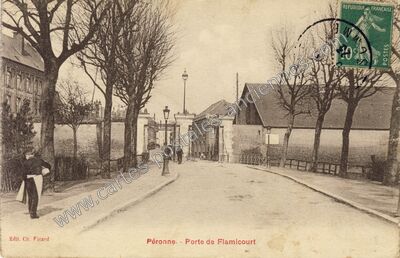 Carte postale ancienne Porte de Flamicourt — Péronne (Somme)