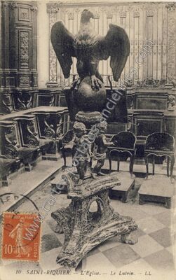 Carte postale ancienne L'Eglise. — Le Lutrin — Saint-Riquier (Somme)