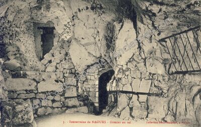 Carte postale ancienne Souterrains - Grenier au sel — Naours (Somme)