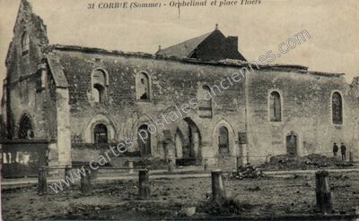 Carte postale ancienne Orphelinat et place Thiers — Corbie (Somme)