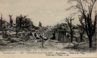 Carte postale ancienne Ruines dans le Village — Fay (Somme)