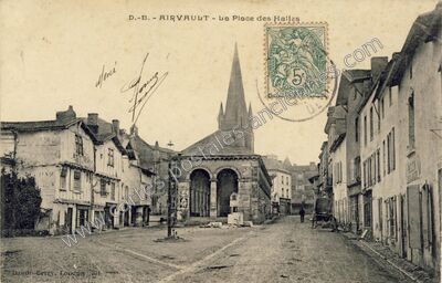 Carte postale ancienne La Place des Halles — Airvault (Deux-Sèvres)