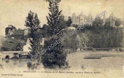 Carte postale ancienne Le Château et les Ruines féodales, vue de la Route de Nantes — Bressuire (Deux-Sèvres)
