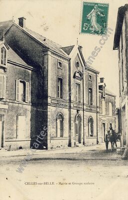 Carte postale ancienne Mairie et Groupe scolaire — Celles-sur-Belle (Deux-Sèvres)