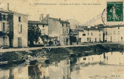 Carte postale ancienne Les Bords de la Sèvre - Place de la Coutume — Coulon (Deux-Sèvres)