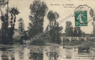 Carte postale ancienne Pont roman sur le Thouet — Gourgé (Deux-Sèvres)