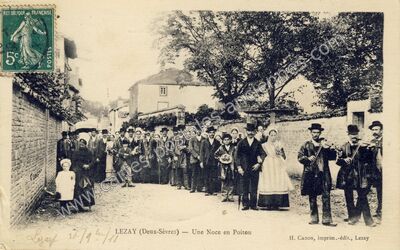 Carte postale ancienne Une Noce en Poitou — Lezay (Deux-Sèvres)