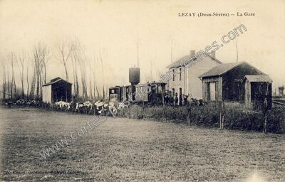 Carte postale ancienne La Gare — Lezay (Deux-Sèvres)