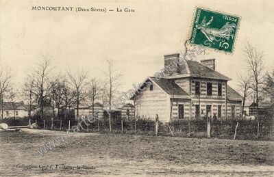 Carte postale ancienne La Gare — Moncoutant (Deux-Sèvres)