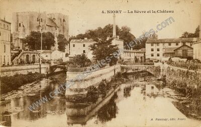 Carte postale ancienne La Sèvre et le Château — Niort (Deux-Sèvres)
