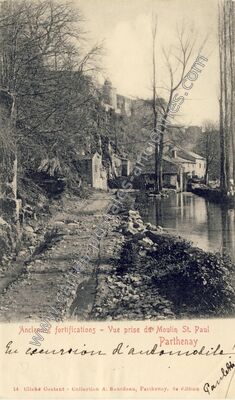 Carte postale ancienne Anciennes fortifications - Vue prise du Moulin St. Paul — Parthenay (Deux-Sèvres)