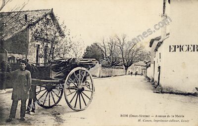 Carte postale ancienne Avenue de la Mairie — Rom (Deux-Sèvres)