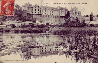 Carte postale ancienne Le Chateau et le Thouet — Thouars (Deux-Sèvres)