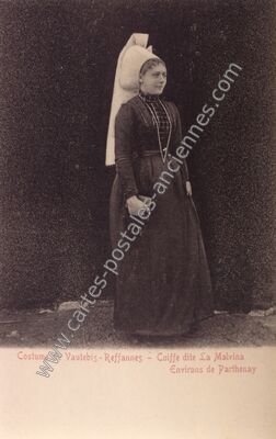Carte postale ancienne Costume de Vautebis-Reffannes - Coiffe dite La Malvina — Vautebis (Deux-Sèvres)