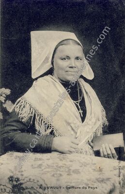 Carte postale ancienne Coiffure du Pays — Airvault (Deux-Sèvres)