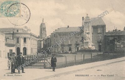 Carte postale ancienne Place Carnot — Bressuire (Deux-Sèvres)