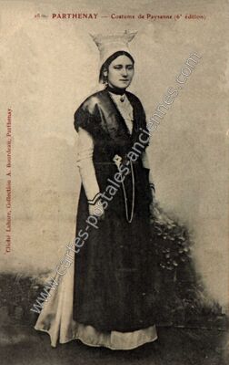 Carte postale ancienne Costume de Paysanne — Parthenay (Deux-Sèvres)
