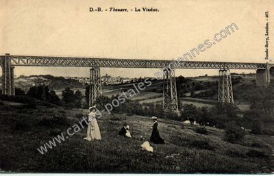 Carte postale ancienne Le Viaduc — Thouars (Deux-Sèvres)