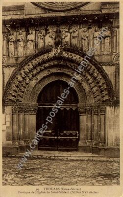 Carte postale ancienne Portique de l'Eglise de Saint-Médard — Thouars (Deux-Sèvres)