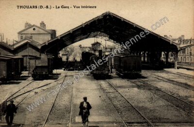 Carte postale ancienne La Gare - Vue intérieure — Thouars (Deux-Sèvres)